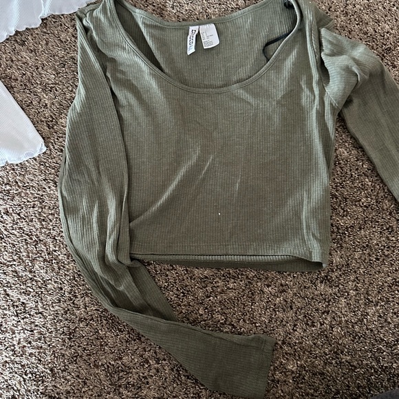 Assorted small shirts - Picture 5 of 6